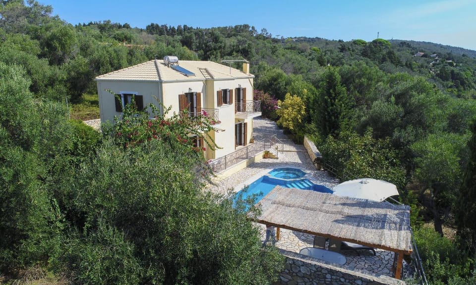 Property building, Day, Natural landscape, Bird's eye view, Mountain view, Pool view, Swimming pool, sunbed