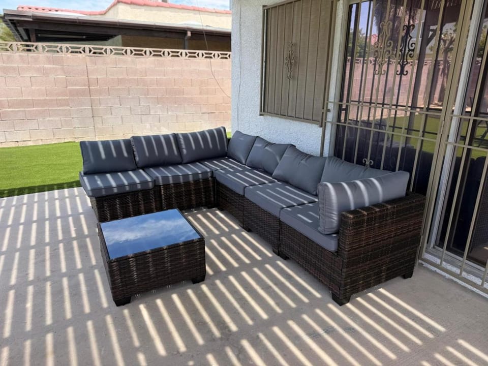 New Poolside Paradise in Vegas with BBQ and Games House in Spring Valley