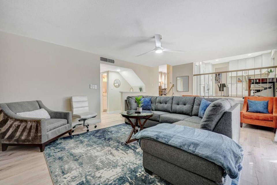 New Poolside Paradise in Vegas with BBQ and Games House in Spring Valley