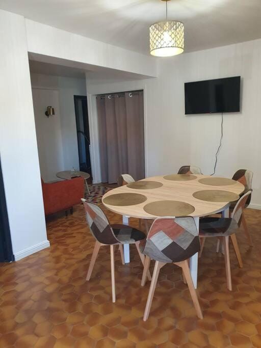 Appartement F3 meublé et équipé Apartment in Saint-Cyprien