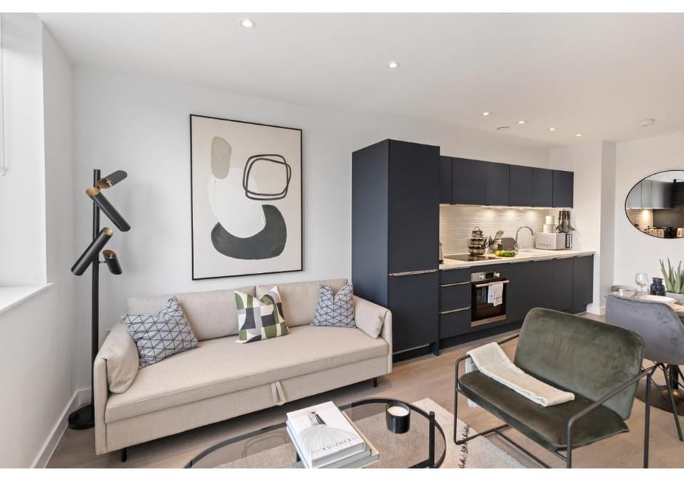 Kitchen or kitchenette, Living room, Seating area, Dining area