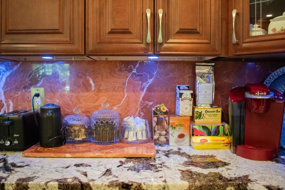 Coffee/tea facilities, Kitchen or kitchenette, Food and drinks, Drinks, toaster