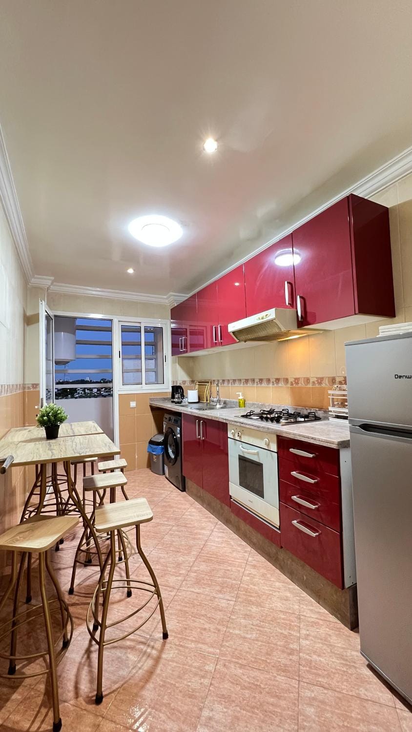 Kitchen or kitchenette, Dining area, dishwasher, minibar, oven, pet friendly, stove