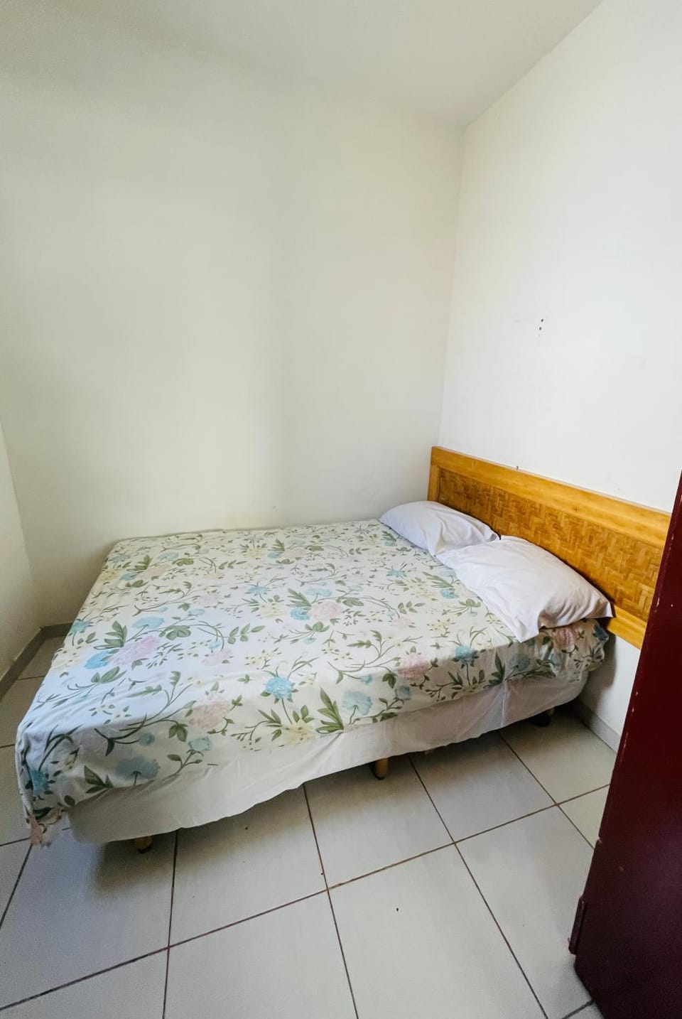 Quarto, sala, cozinha e banheiro - 2 minutos da praia do porto da barra - ar condicionado Apartment in Salvador
