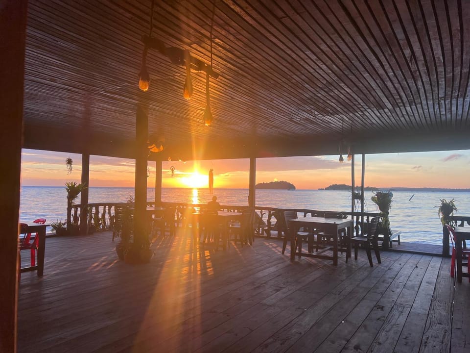 Restaurant/places to eat, Sea view, Sunrise