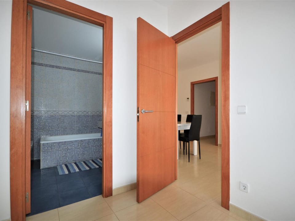 Apartamento en Sant Pere Pescador: 3 habitaciones, A/A, jardín y piscina comunitarios - ES-89-122 Apartment in Alt Empordà