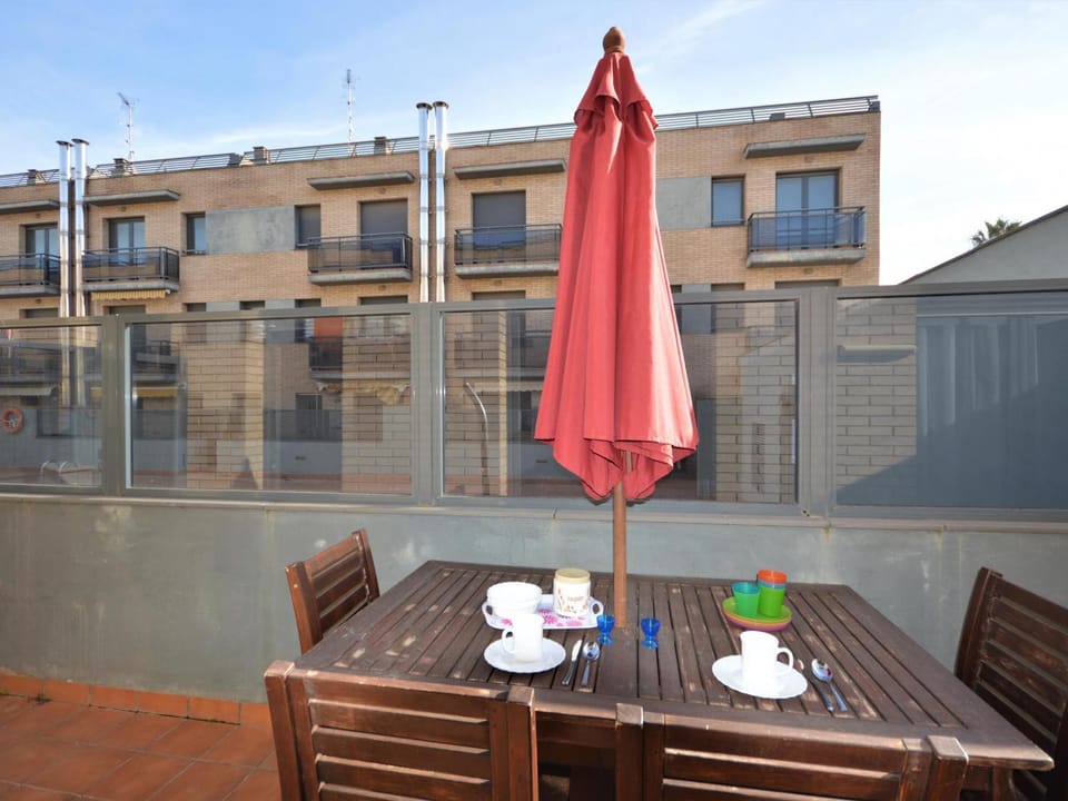 Apartamento en Sant Pere Pescador: 3 habitaciones, A/A, jardín y piscina comunitarios - ES-89-122 Apartment in Alt Empordà