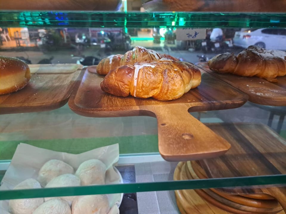 Restaurant/places to eat, Food and drinks, Food, Breakfast, Continental breakfast