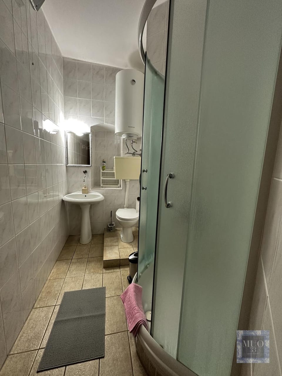 Shower, Toilet, Bathroom, towels