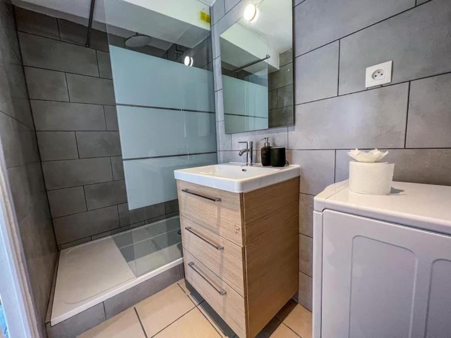 Le Gite 2 - T2 spacieux, idéal 4 voyageurs, confort Apartment in Occitanie