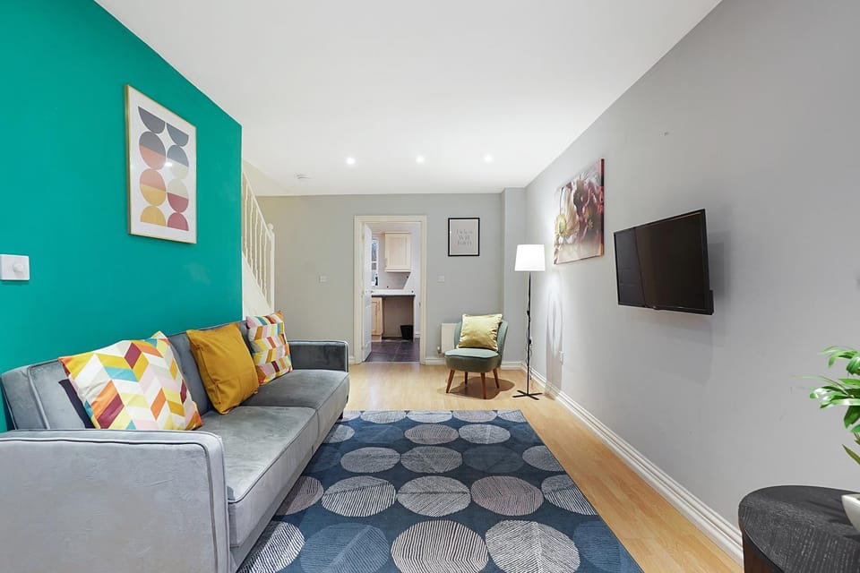 Bed, Living room