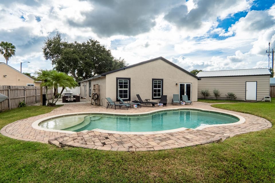 Garden, Swimming pool