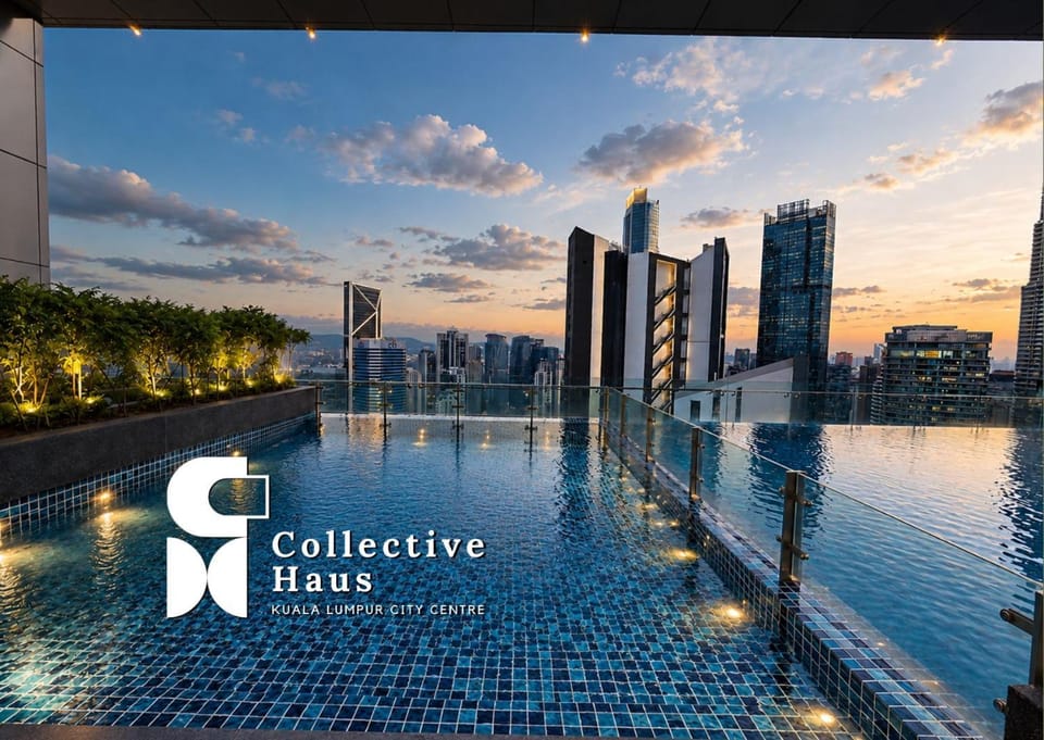 City view, Pool view, Swimming pool