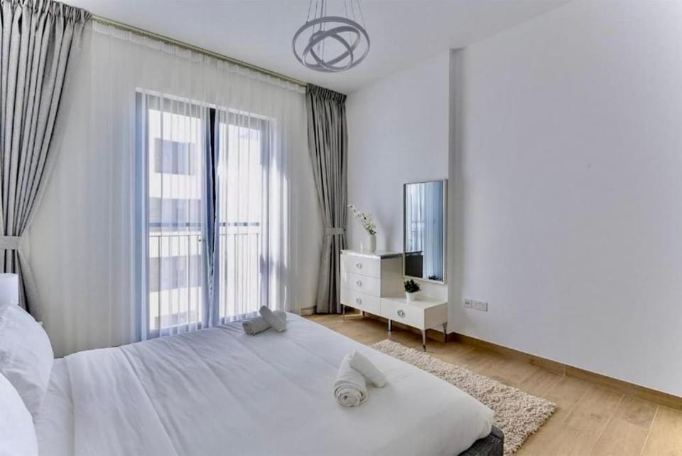 Bedroom, towels