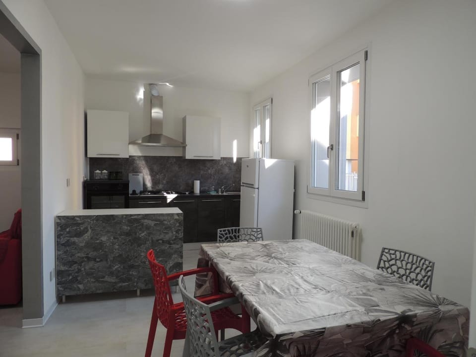 Property building, Kitchen or kitchenette, Living room