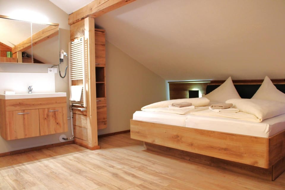 Bed, Bedroom, towels, wardrobe