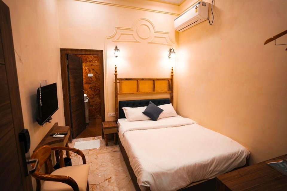 Captain Villa Heritage House Bed and Breakfast in Varanasi