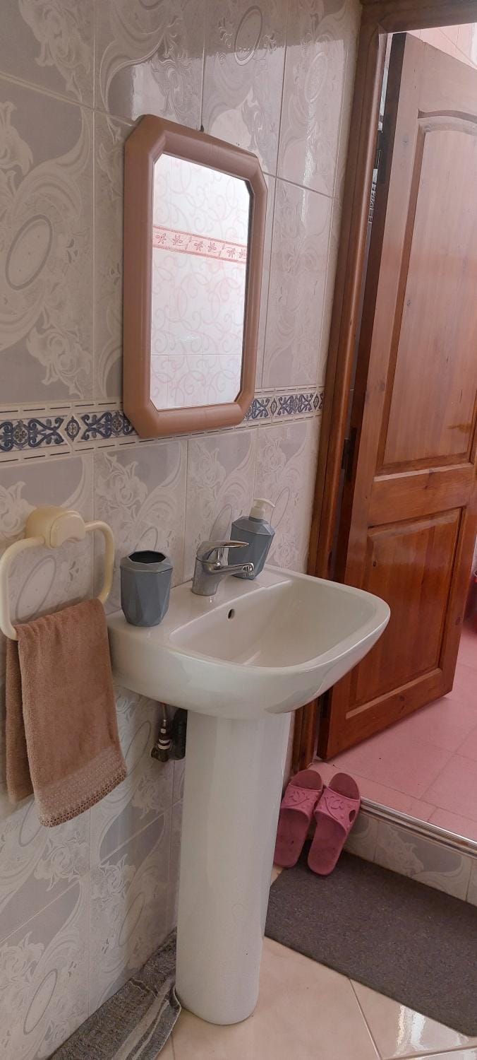 Bathroom, towels