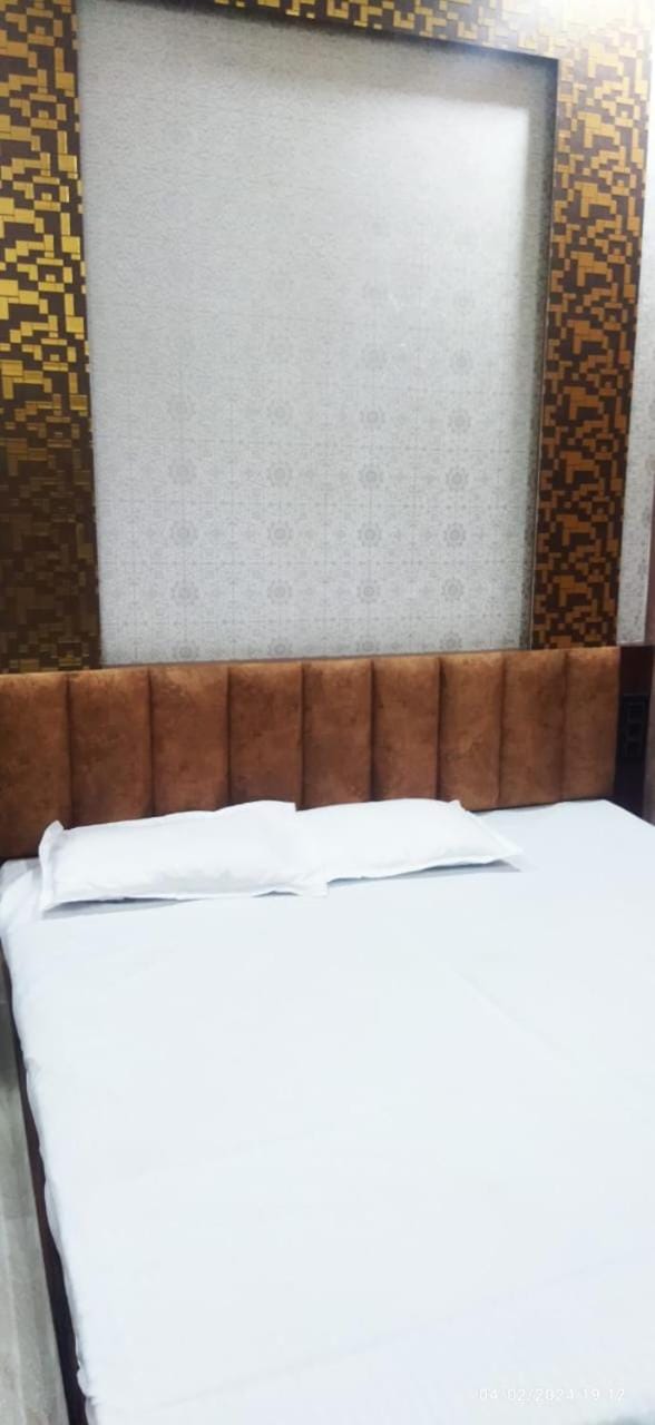 Hari Har villa home stay ac villa for rent near to mahakal lok Villa in India