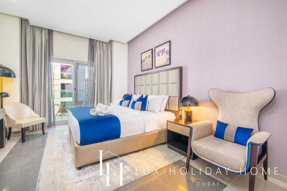 Bed, Photo of the whole room, Seating area