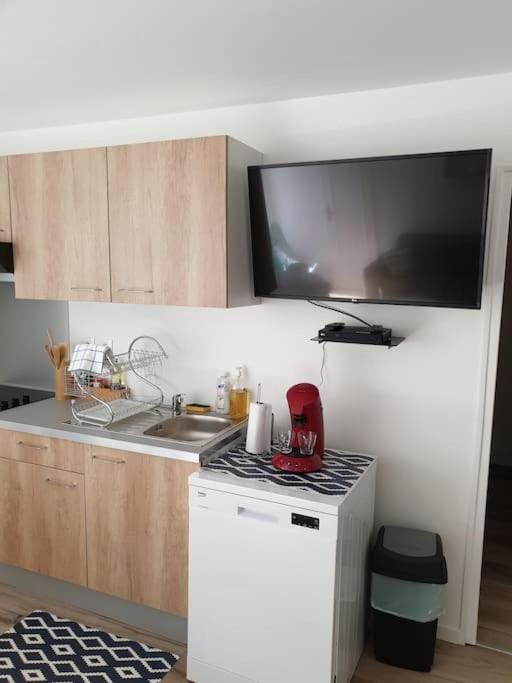 TV and multimedia, Coffee/tea facilities, Kitchen or kitchenette, dishwasher