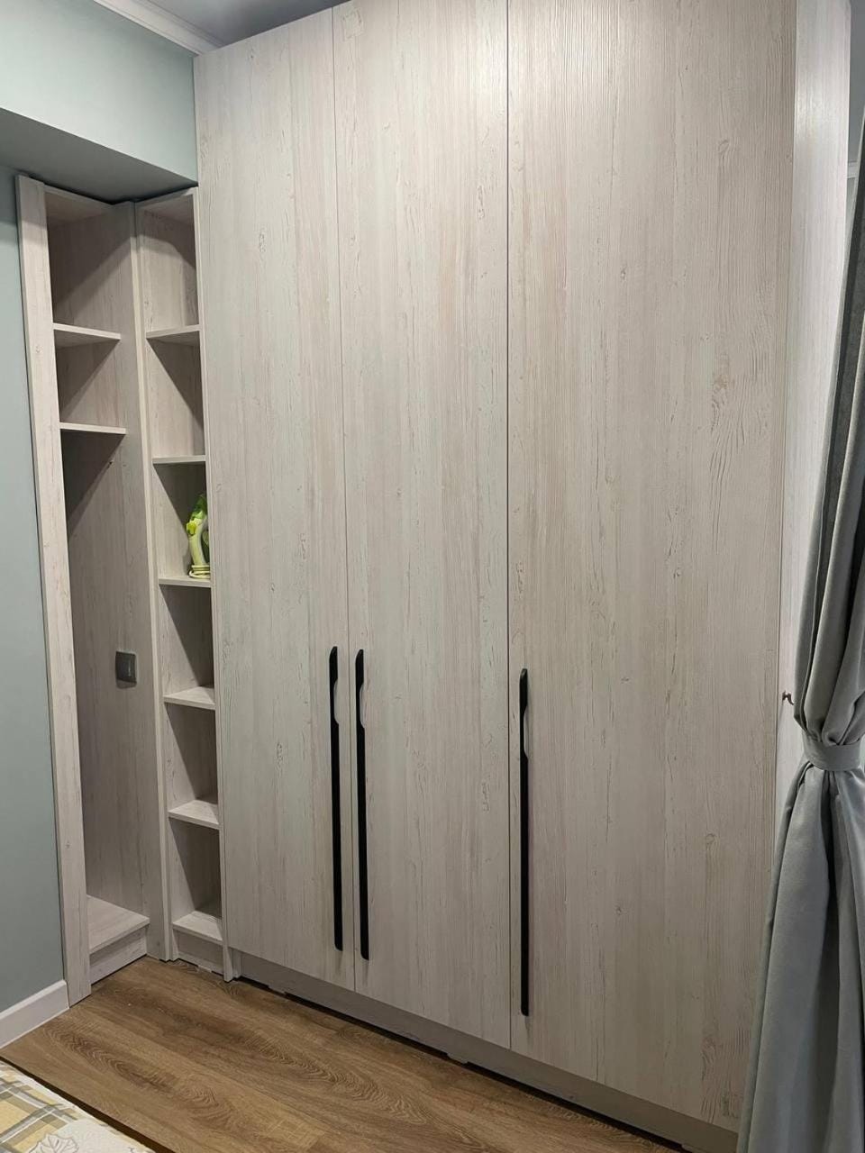 wardrobe