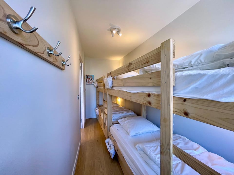 Bed, Photo of the whole room, Bedroom, bunk bed