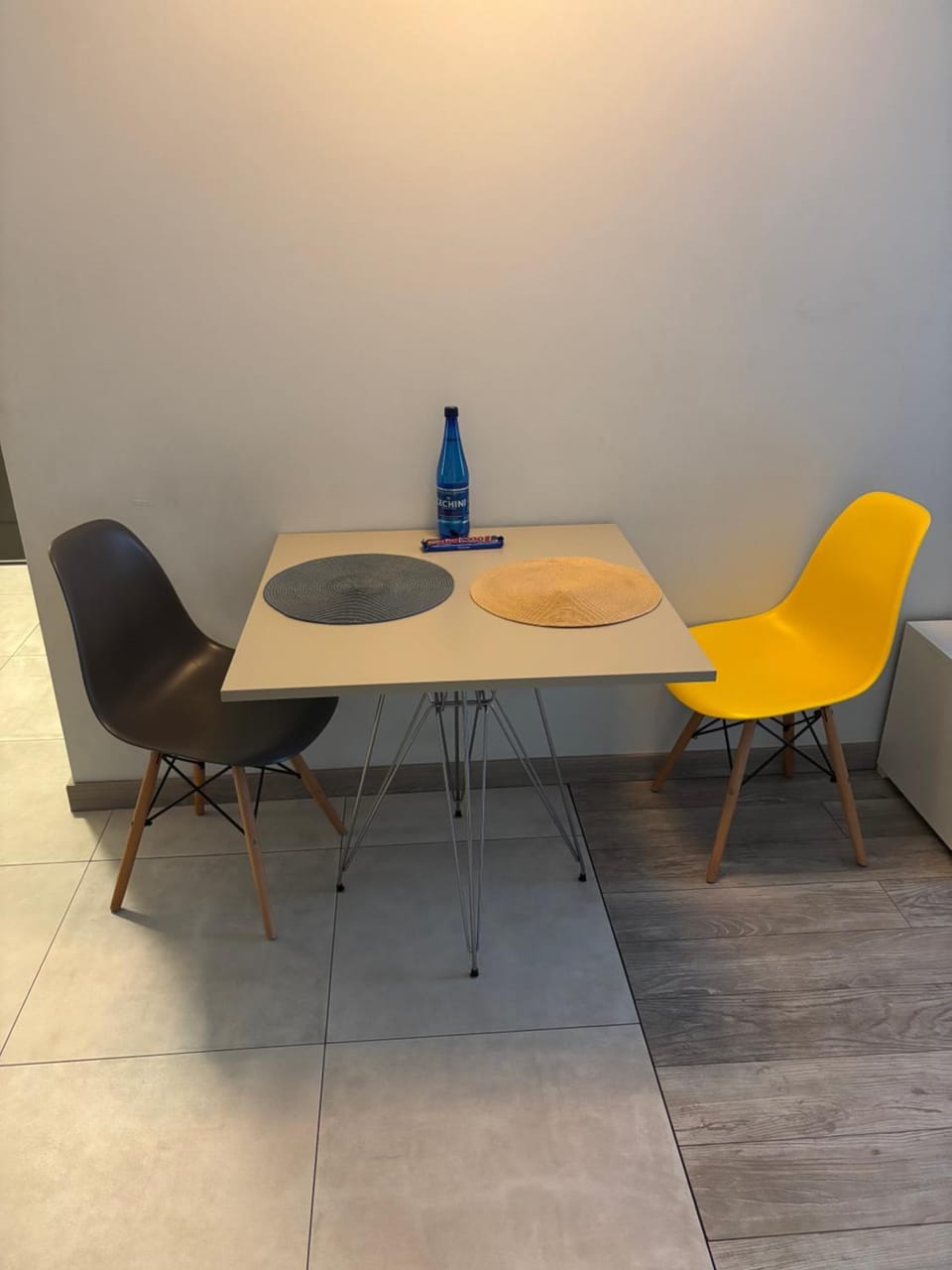 Lovely condo in the heart of Warsaw Piękne mieszkanie w samym sercu Warszawy Apartment in Warsaw