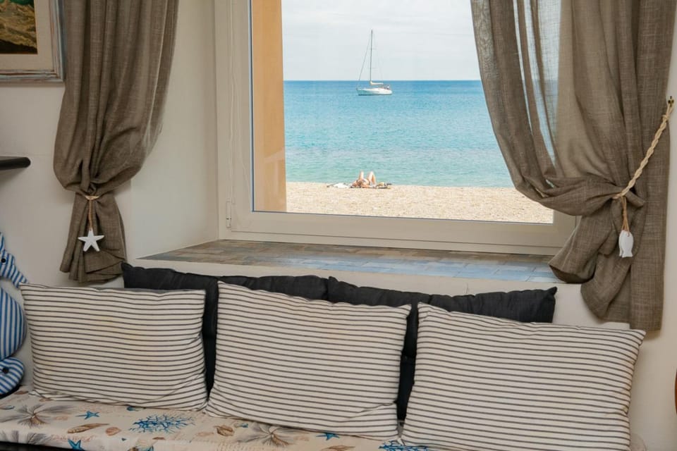 Villa Liliana - Ancora - Esclusivo con Accesso Diretto alla Spiaggia House in Varigotti