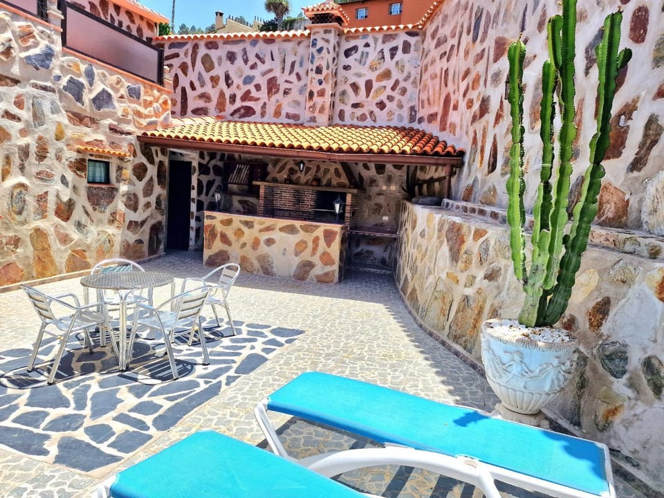 Patio, BBQ facilities, Balcony/Terrace, sunbed