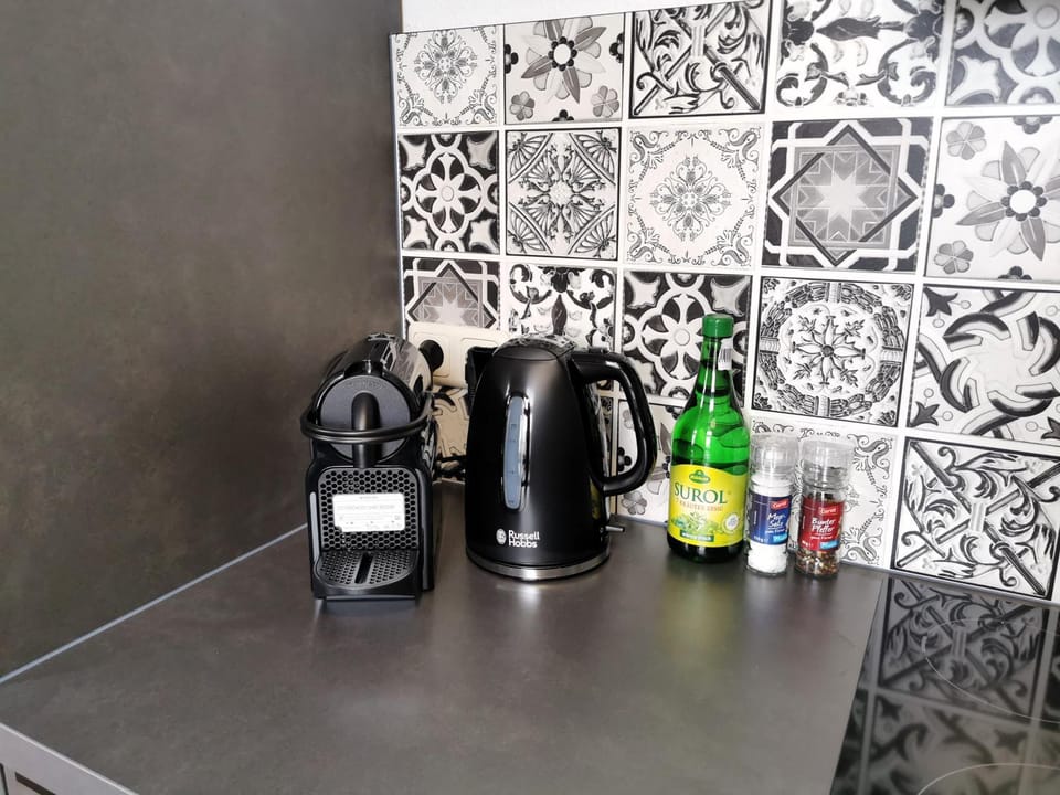 Coffee/tea facilities, Kitchen or kitchenette, Food and drinks