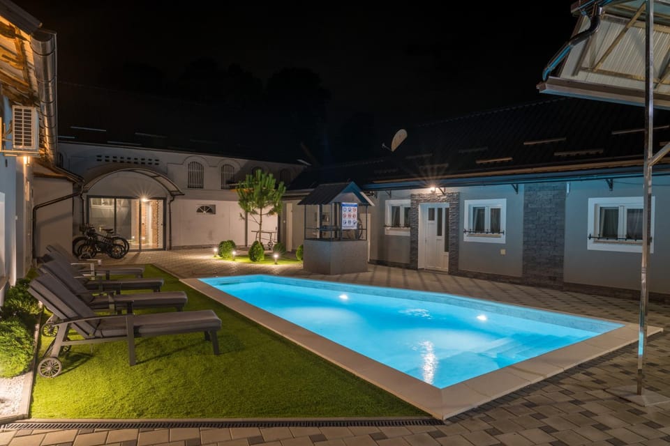 Pool view, Swimming pool