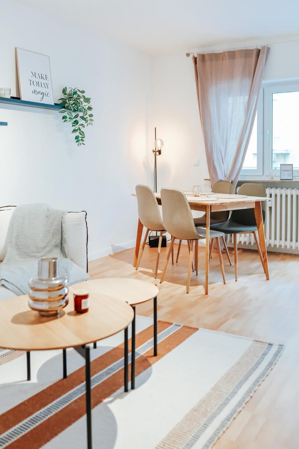 Living room, Dining area