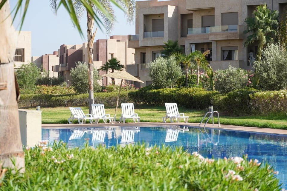 Garden view, Swimming pool, sunbed