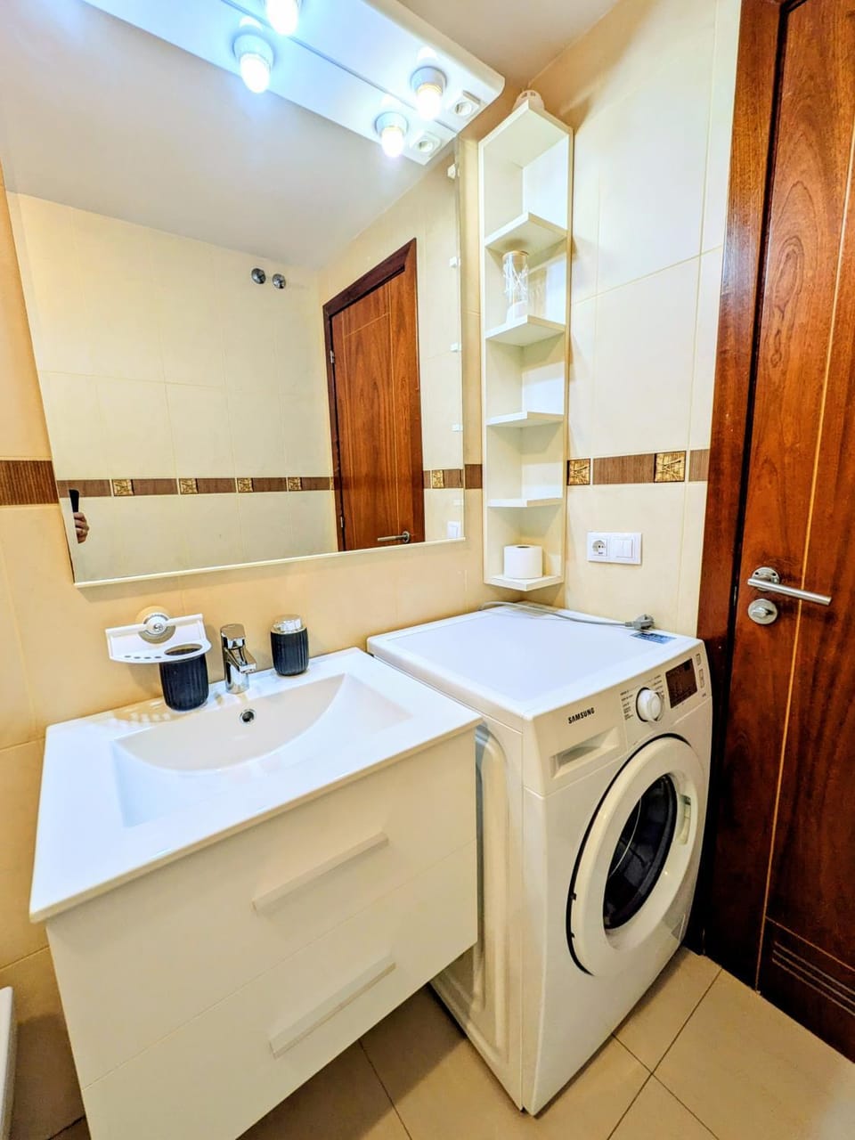 Bathroom, washing machine