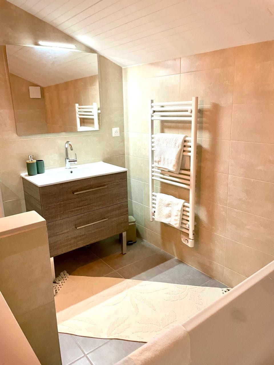 Bathroom, Bath