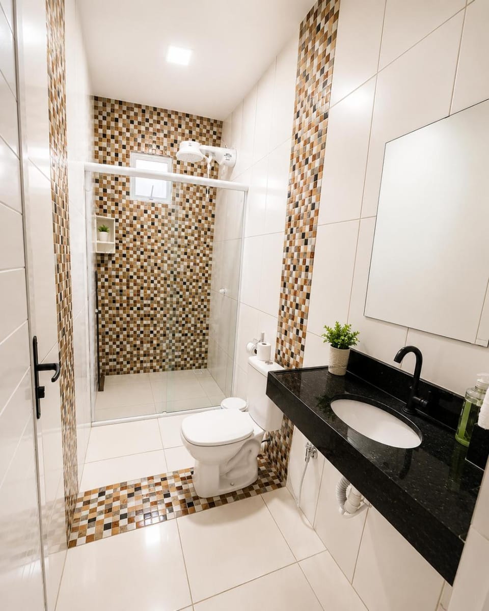 Shower, Toilet, Bathroom, towels