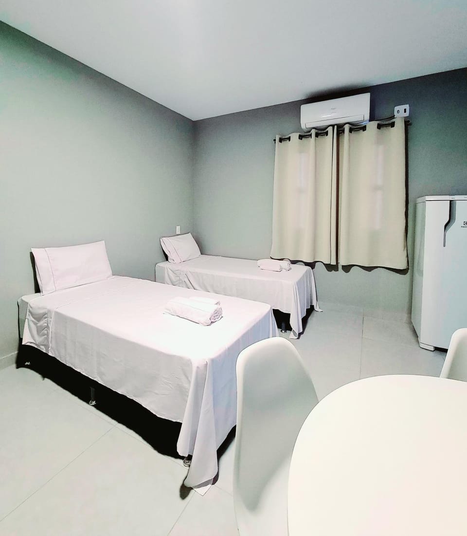 Bed, towels