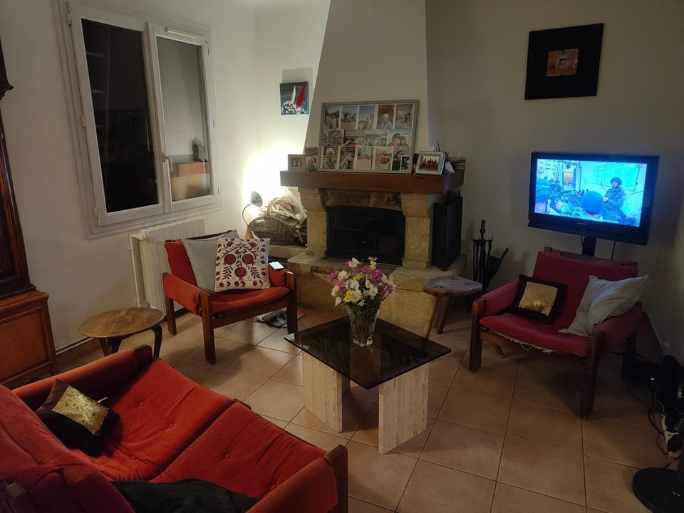 TV and multimedia, Living room, Seating area