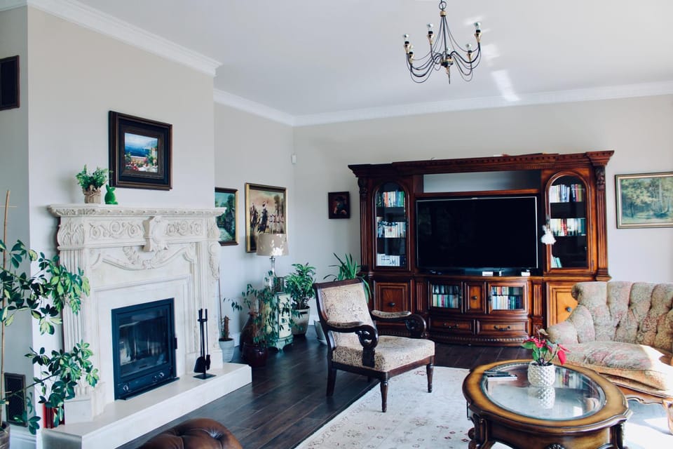 Communal lounge/ TV room, TV and multimedia, Living room, flat iron