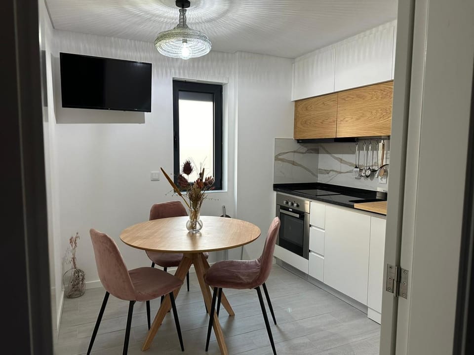 Kitchen or kitchenette, pet friendly, stove