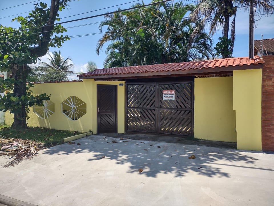 Casa com piscina em Bertioga House in Bertioga