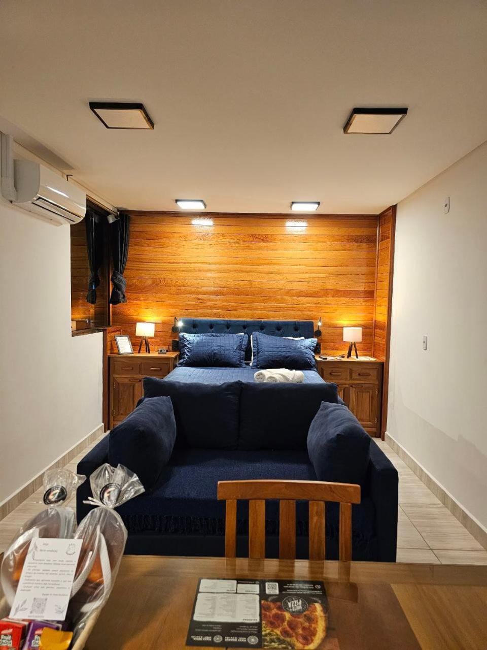 Communal lounge/ TV room, Bed, TV and multimedia, Living room, Photo of the whole room, Bedroom, air conditioner