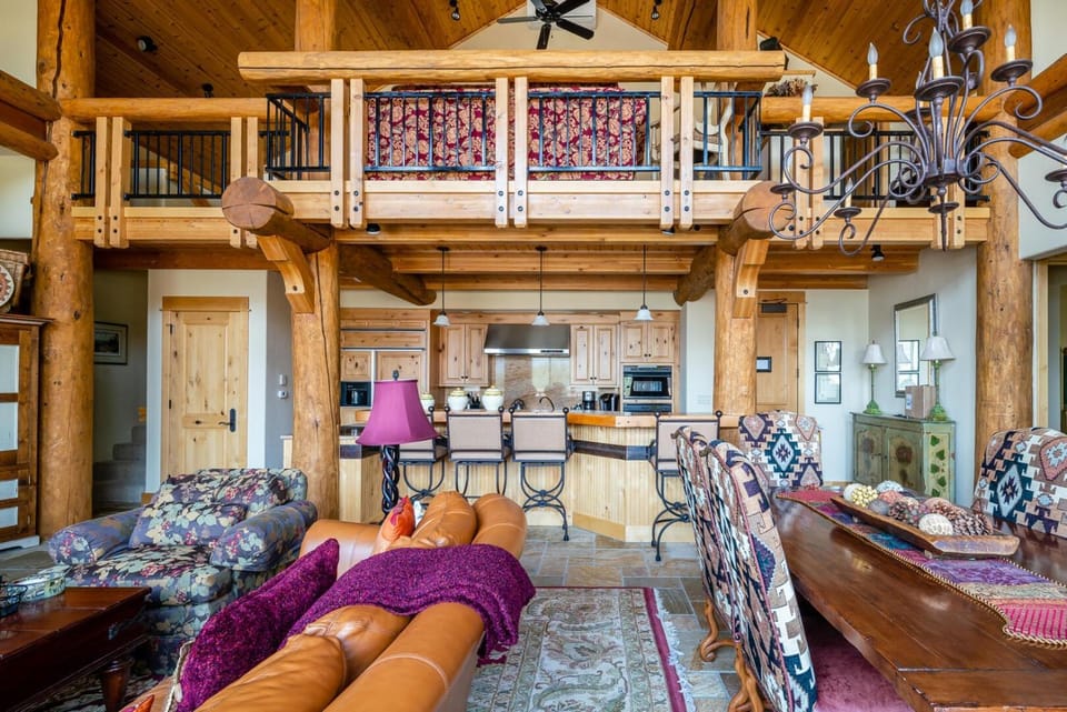 Penthouse 4 Nature lodge in Big Sky