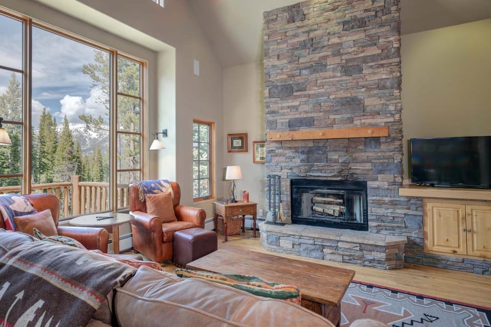38A Cowboy Heaven House in Big Sky