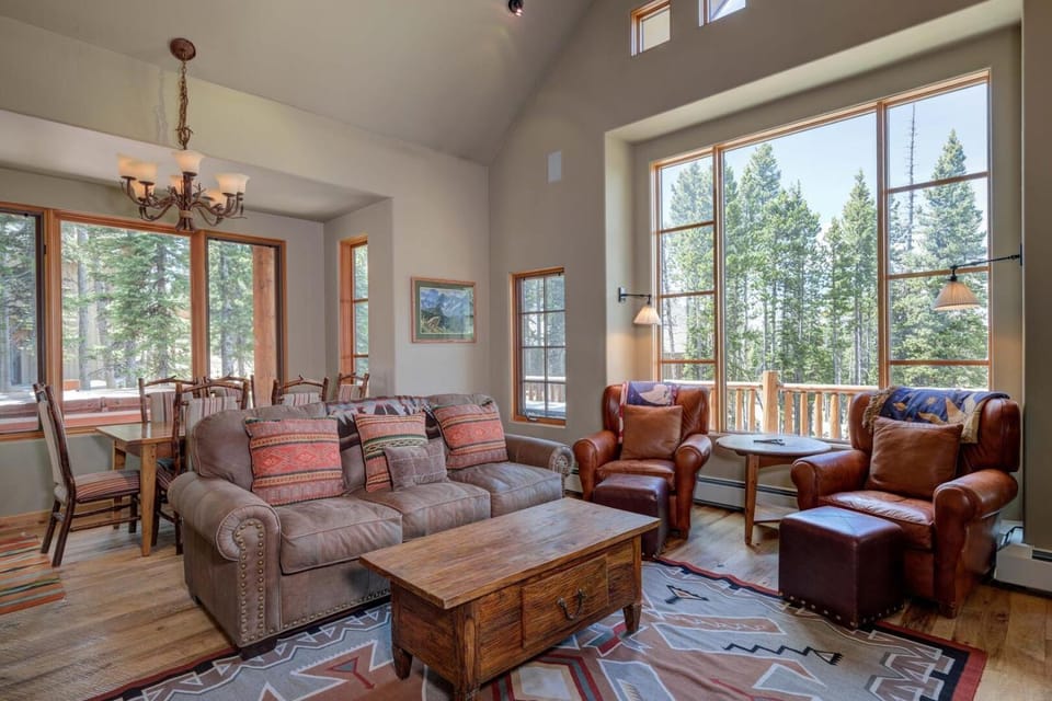 38A Cowboy Heaven House in Big Sky