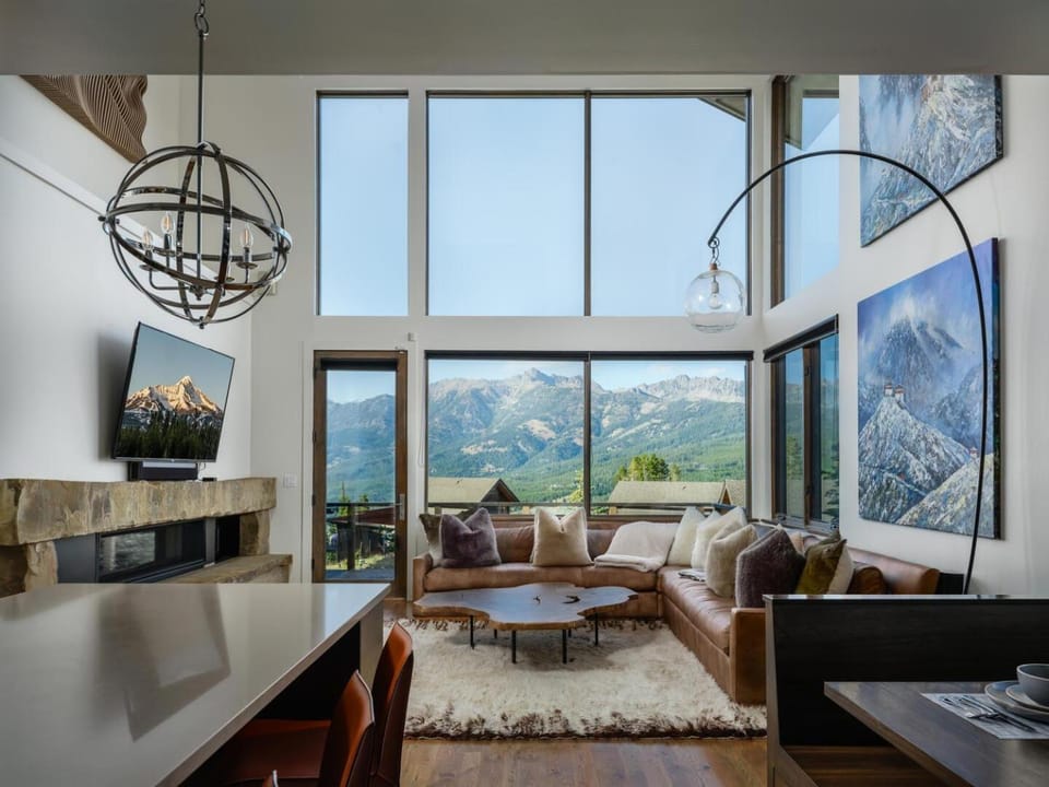 6 Silver Peaks House in Big Sky