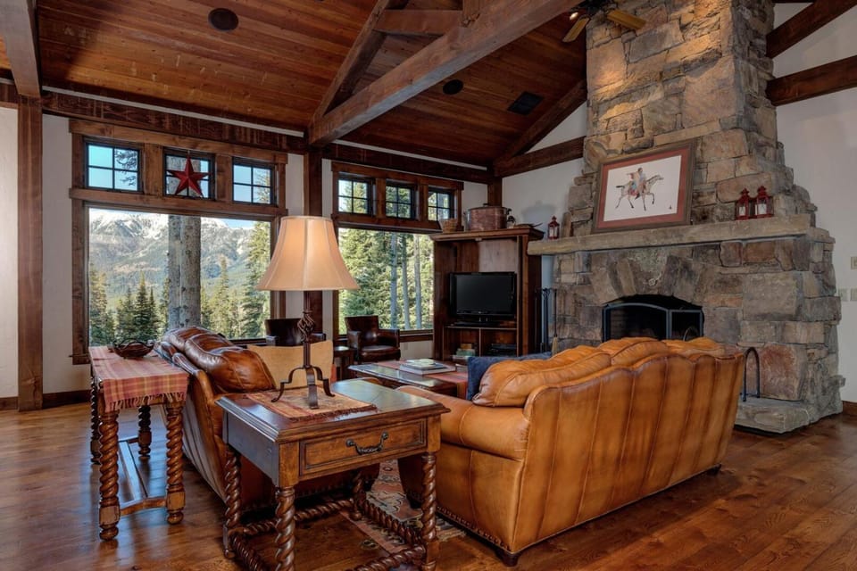 20 Peaks View House in Big Sky