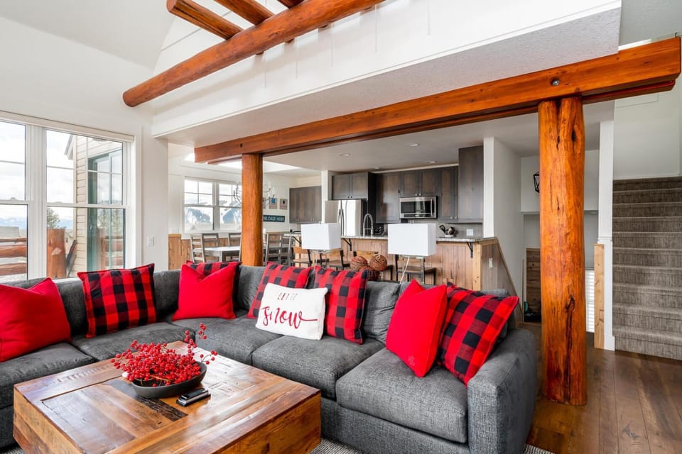 Kitchen or kitchenette, Living room, Dining area