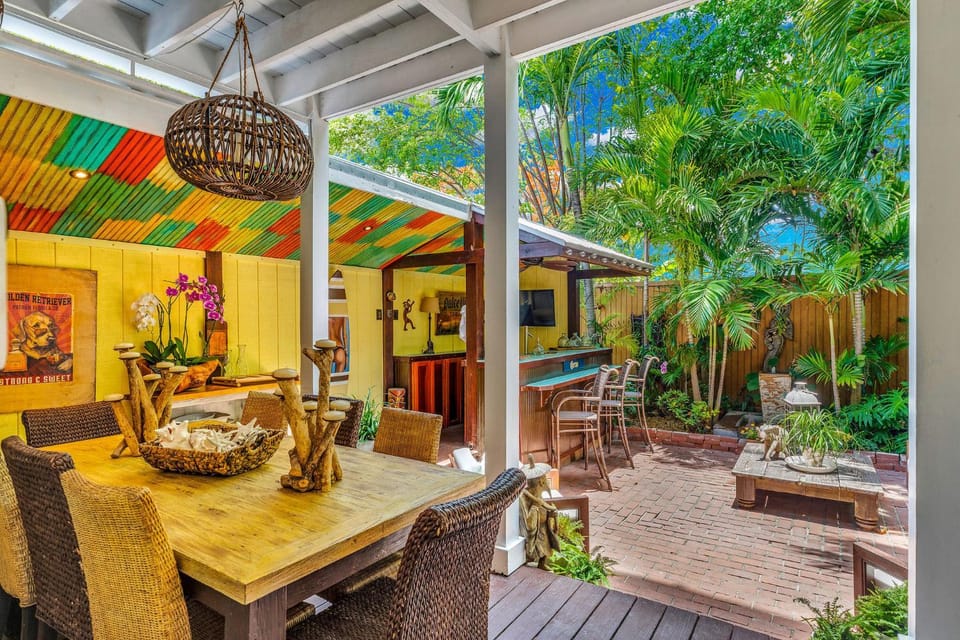 Garden, Lounge or bar, Seating area, Dining area
